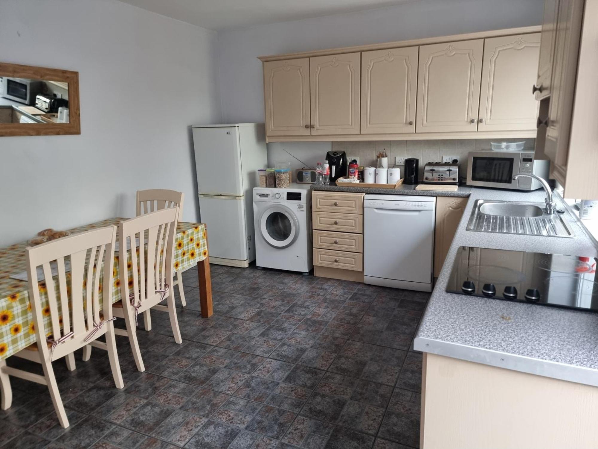 Casa vacanze 3 Bedrooms - Sleep 7 - Garden - Private Parking Carrick on Shannon