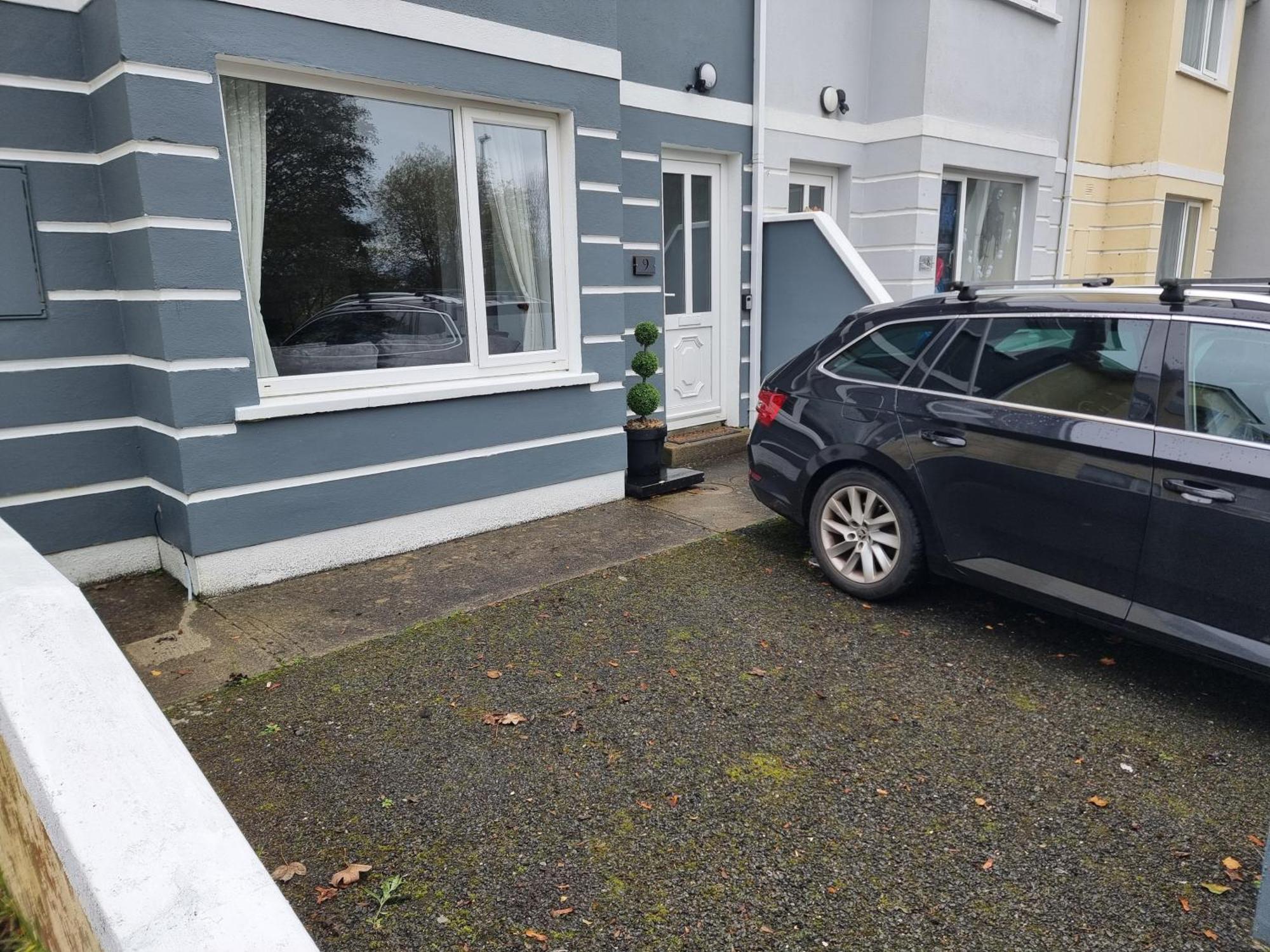 Holiday home 3 Bedrooms - Sleep 7 - Garden - Private Parking *